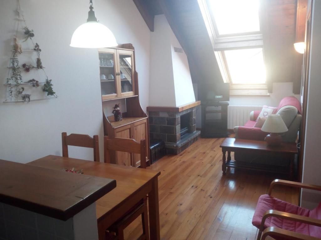 Apartament Esterri エステリ・ダネウ エクステリア 写真